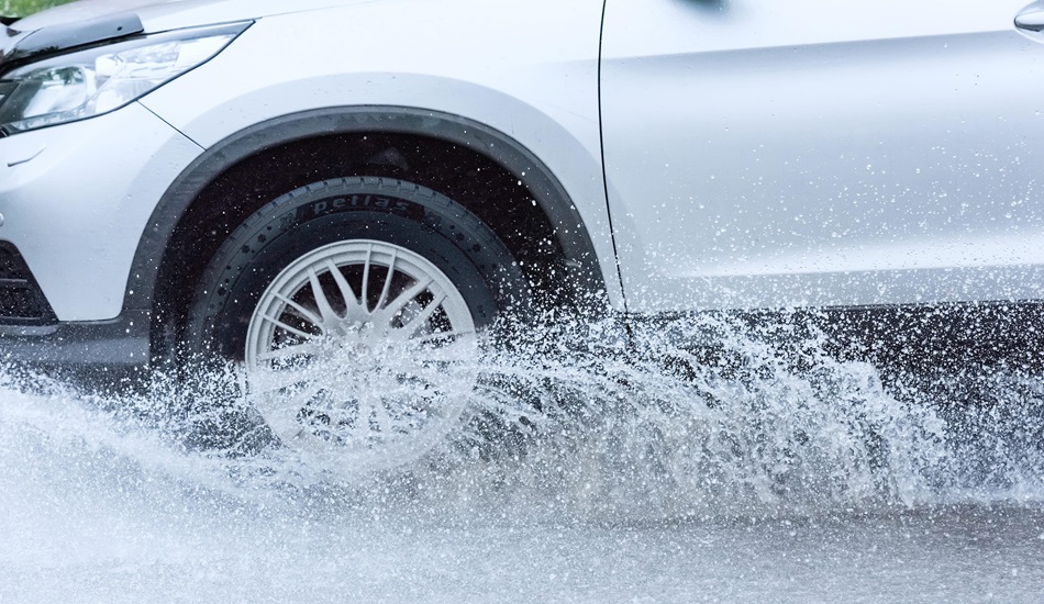 Petlas’tan Suda Kızaklamaya Karşı Güvenli Sürüş Önerileri