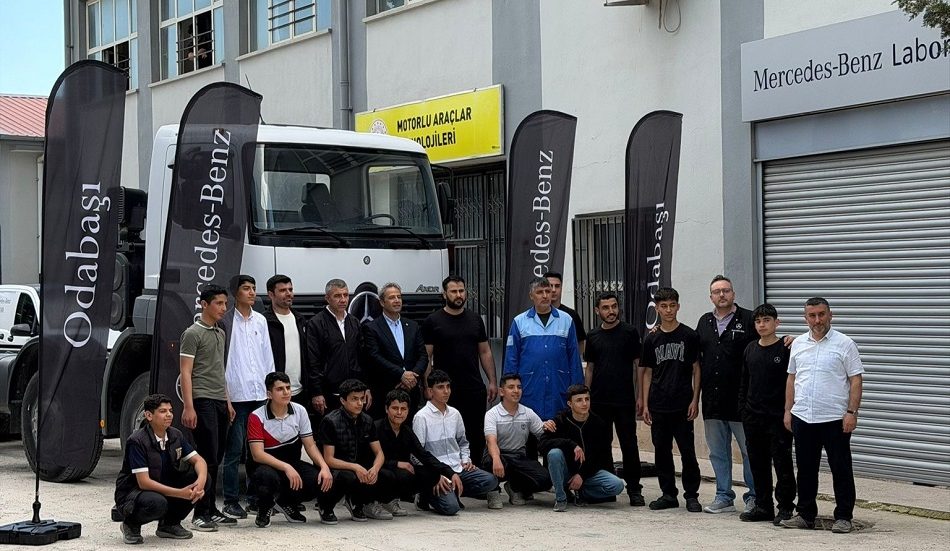 Mercedes-Benz Türk’ten, “EML’miz Geleceğin Yıldızı” Programı ile 5 Bine Yakın Gence Eğitim Desteği
