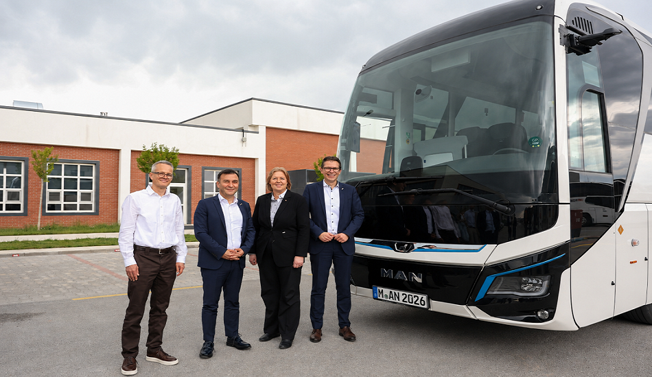 Almanya Federal Çalışma ve Sosyal İşler Bakanı, MAN Türkiye’nin Ankara Tesisini Ziyaret Edip eCoach ile Test Sürüşü Yaptı